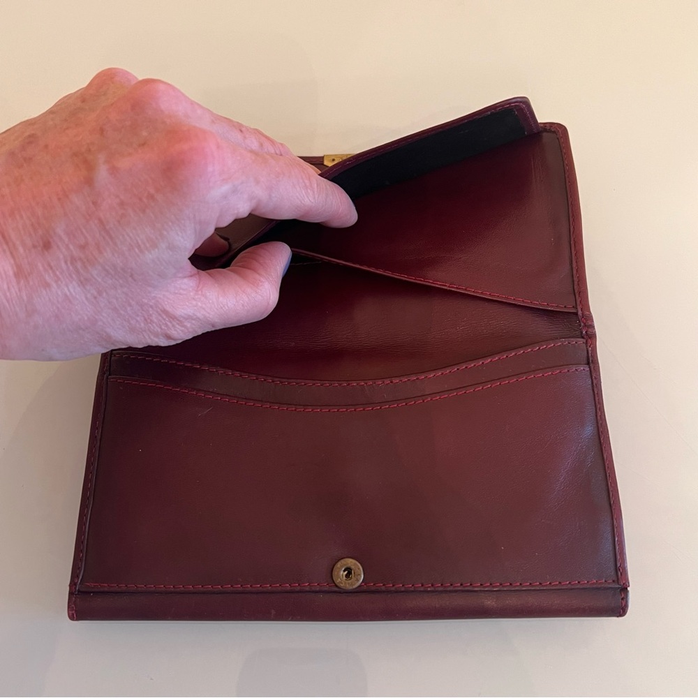 GUCCI Vintage Burgundy Leather Envelope Wallet Clutch Gold Logo - Picture 5 of 15